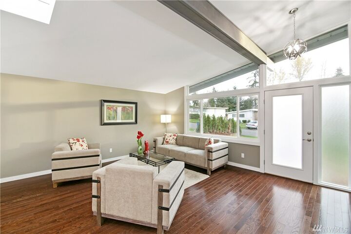 Property Photo:  15624 SE 11th St  WA 98008 