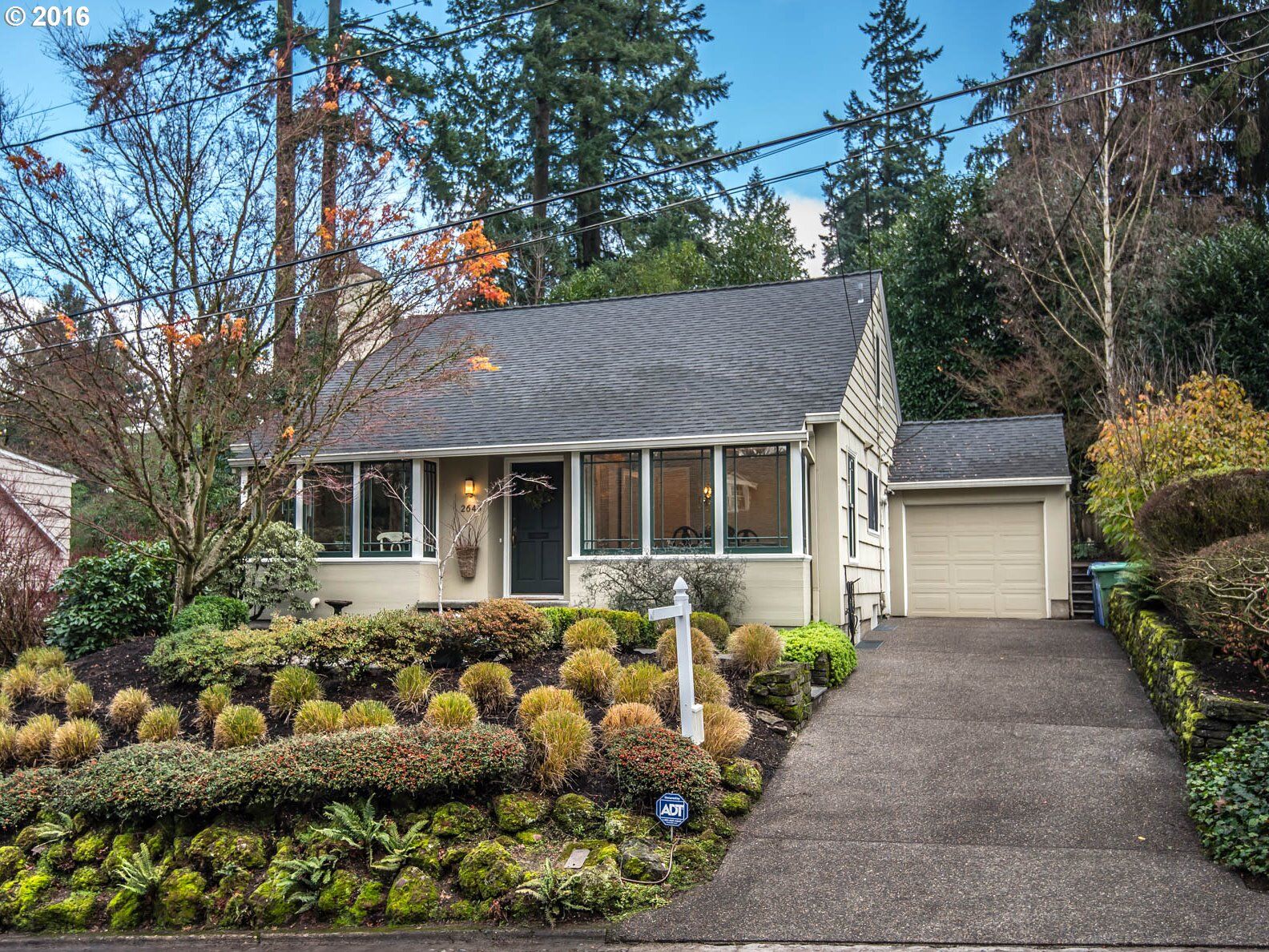 Property Photo:  2646 SW Upper Drive Pl  OR 97201 