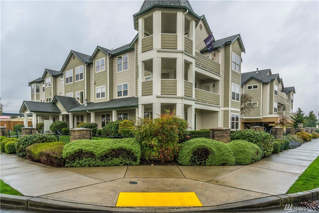 Property Photo:  406 Wood St 306  WA 98290 