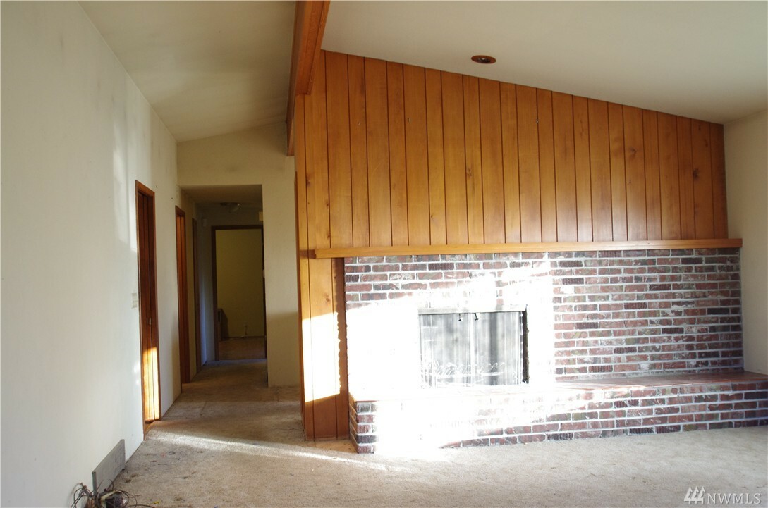 Property Photo:  520 NW 200th St  WA 98177 