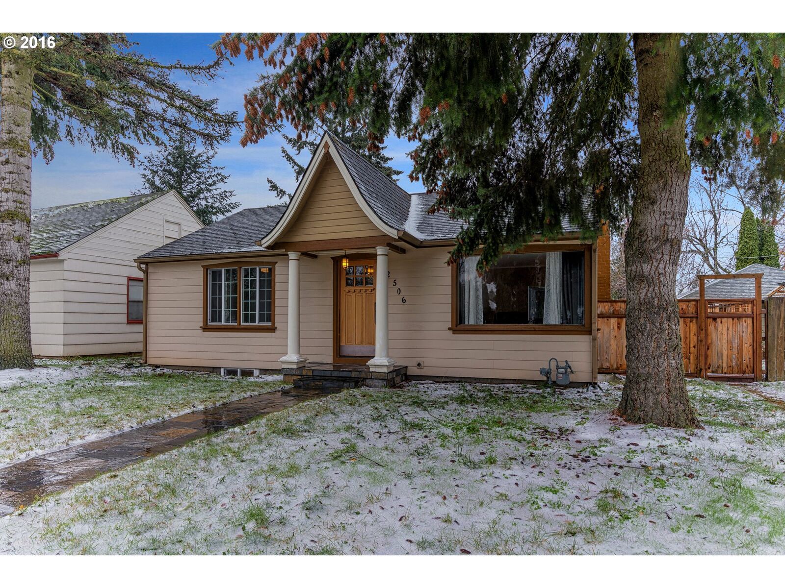 Property Photo: 2506 Grand Blvd WA 98661