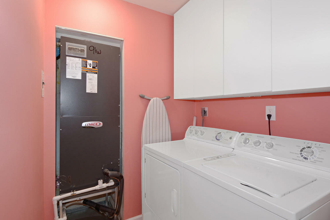 Property Photo: 374 Prestwick Circle 2 FL 33418
