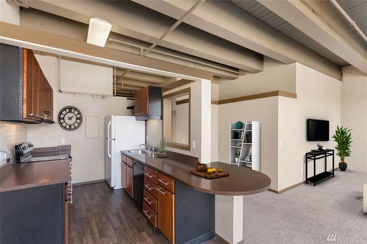Property Photo:  318 1st Ave S 401  WA 98104 