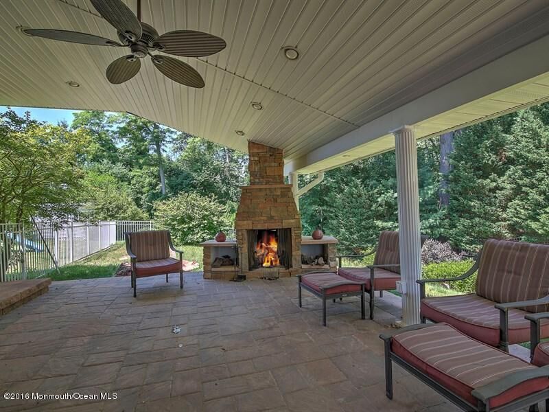 Property Photo:  10 Brandywine Court  NJ 07726 