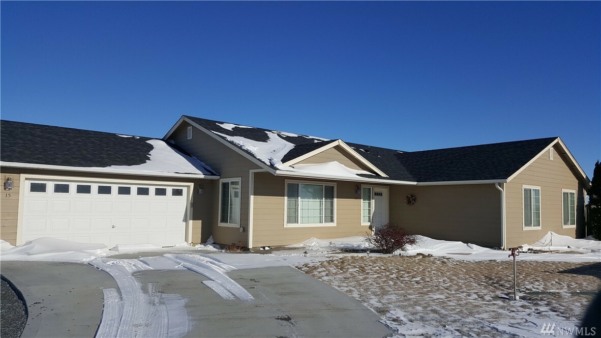 Property Photo: 15 Royal Circle WA 98823