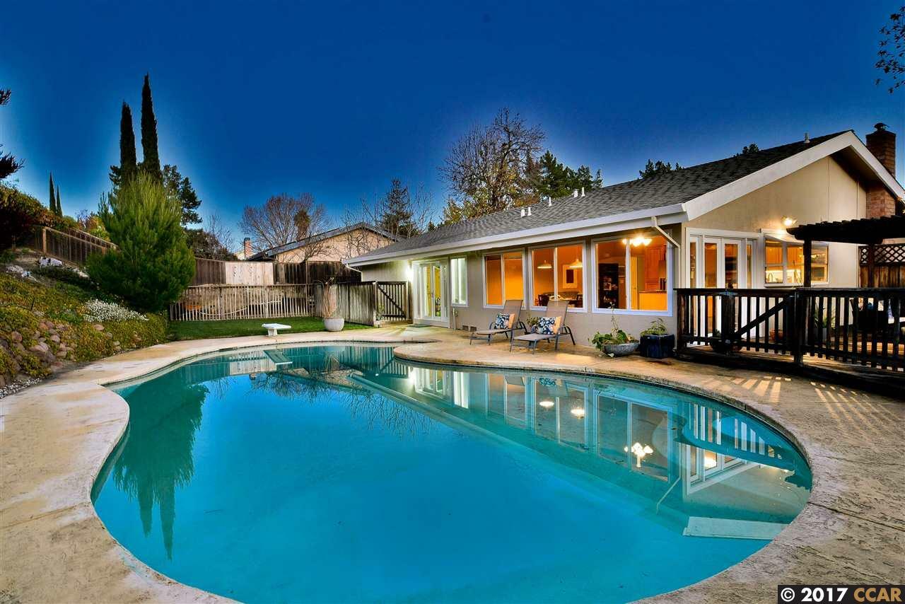Property Photo: 1465 Fieldcrest Cir CA 94523