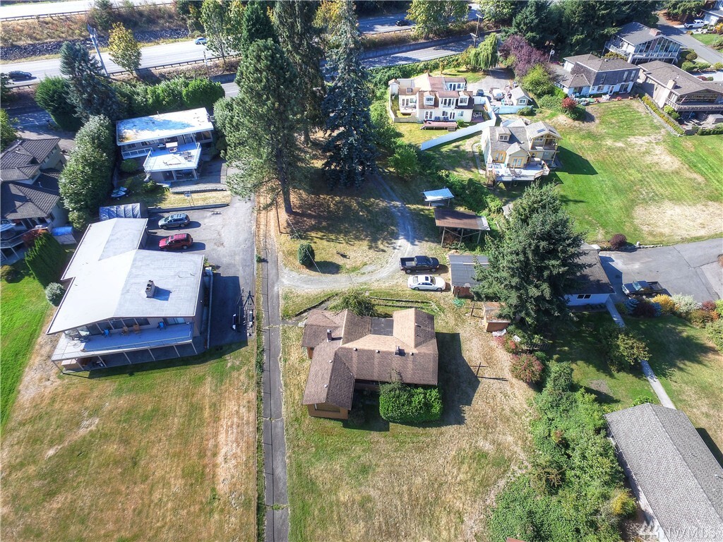 Property Photo: 5104 NW Sammamish Rd WA 98027