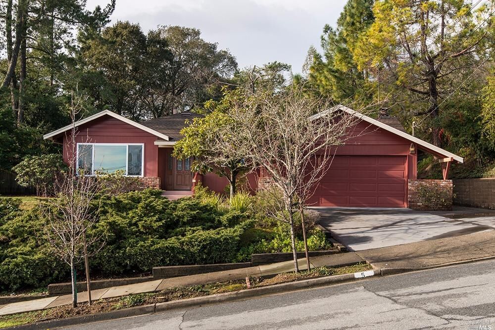 Property Photo:  5 Terry Circle  CA 94947 