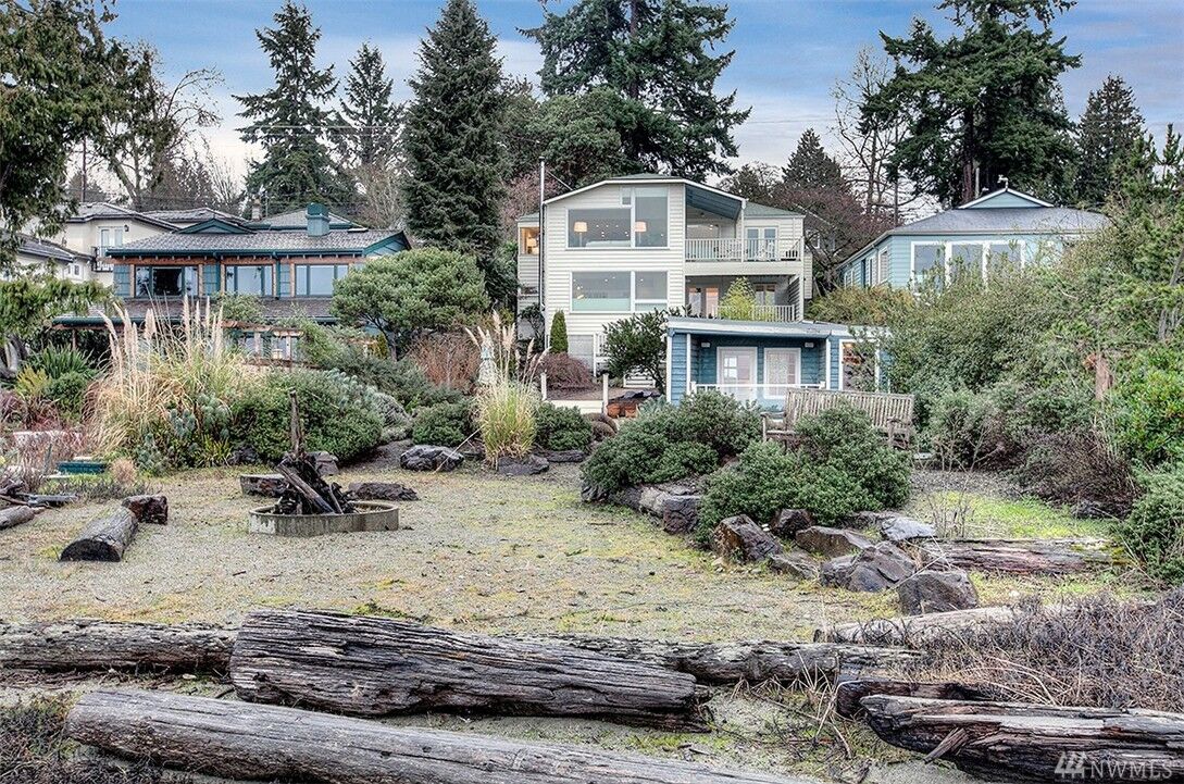Property Photo:  8913 Fauntleroy Wy SW  WA 98136 