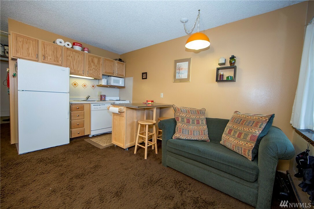 Property Photo:  223 Hyak Dr E 610  WA 98068 