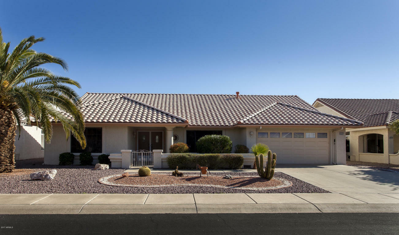 Property Photo:  20435 N Meadowood Drive  AZ 85375 