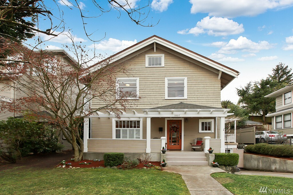 Property Photo: 1807 Bigelow Ave N WA 98109