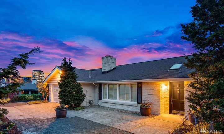 9631 Hilltop Rd  Bellevue WA 98004 photo