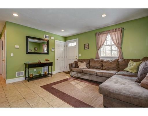 Property Photo:  5 Glenhill Ter  MA 01754 