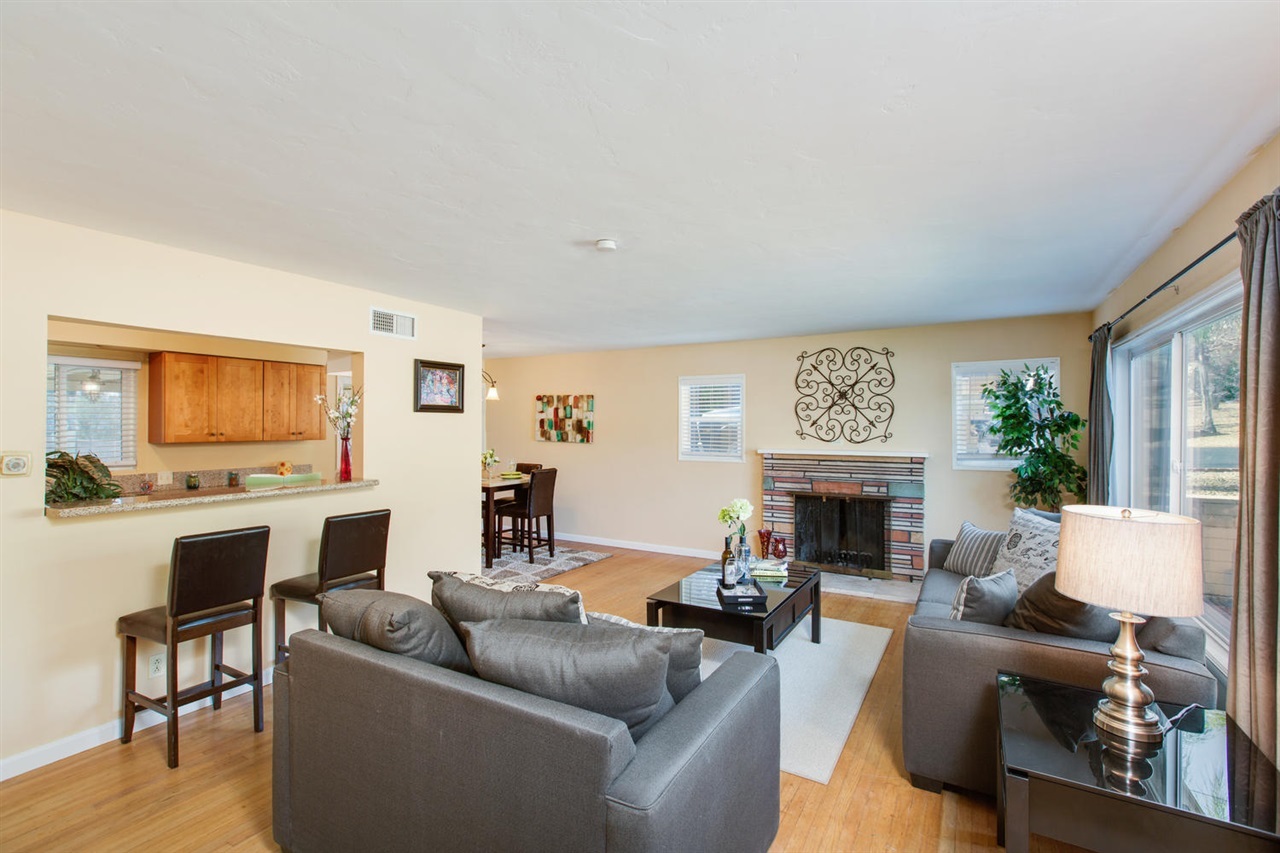 Property Photo:  1049 W 12th Ave  CA 92025 