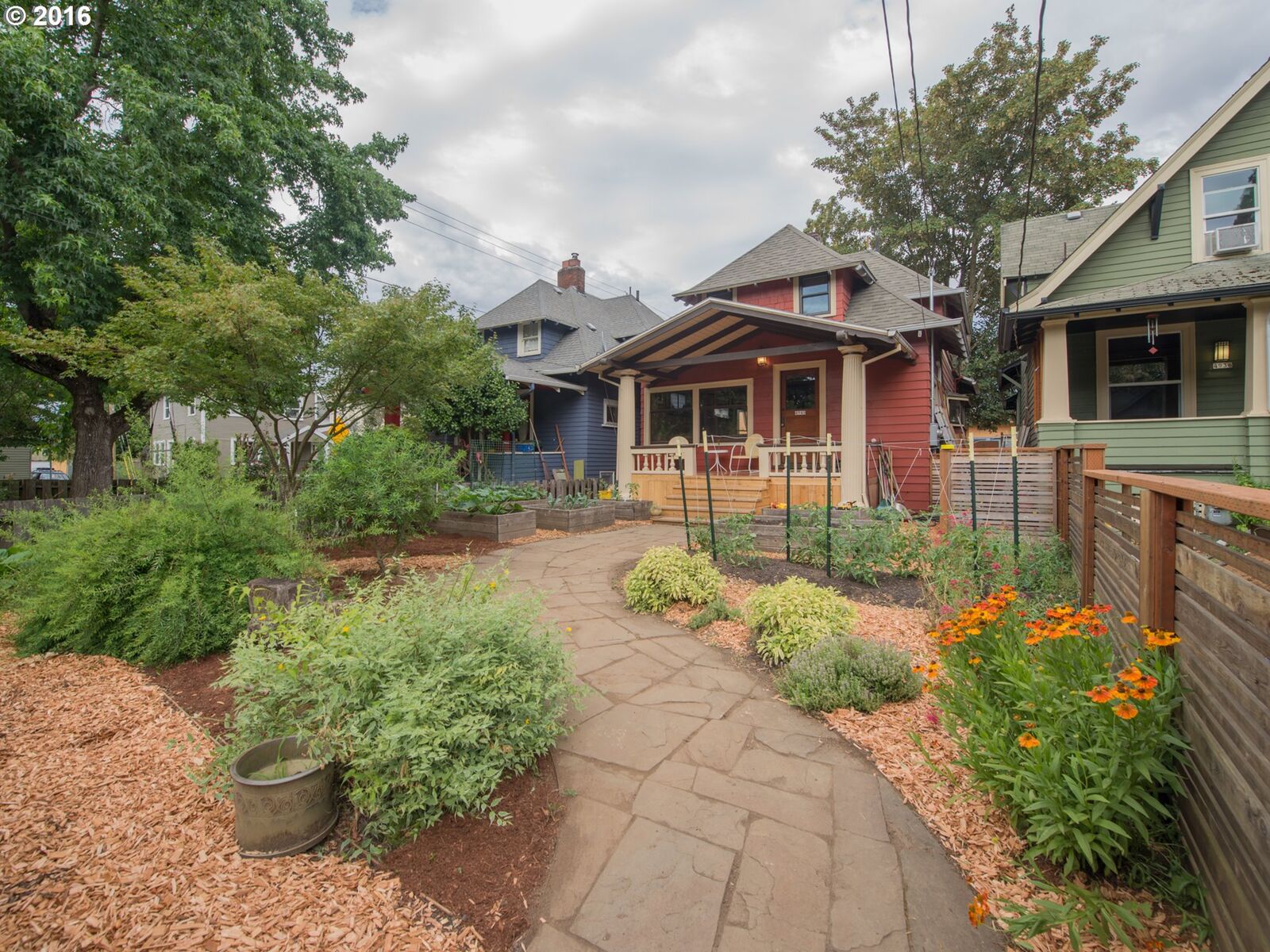 Property Photo:  4940 NE Cleveland Ave  OR 97211 