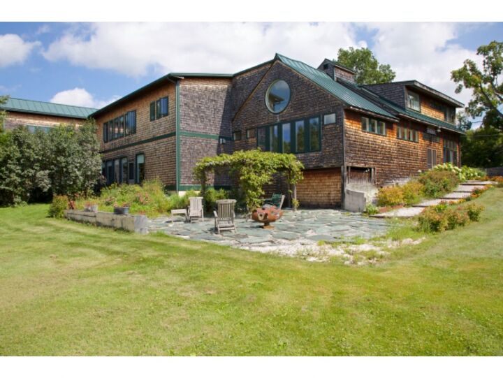 Property Photo: 86 Spear Street VT 05445