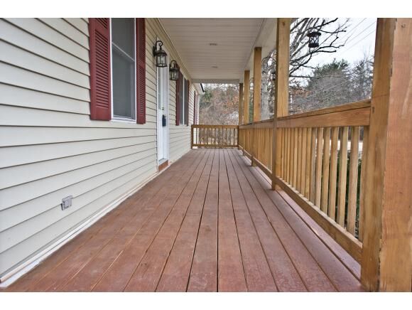 Property Photo: 1016 West Hollis Street NH 03062
