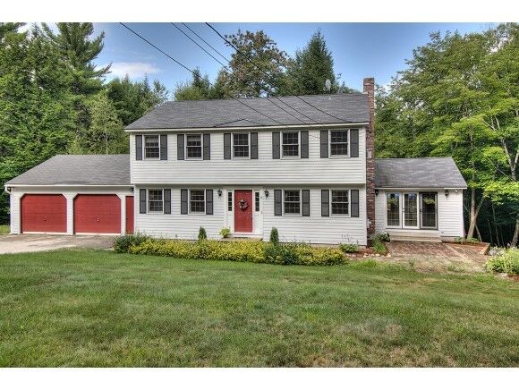 Property Photo:  206 2nd Nh Turnpike  NH 03070 