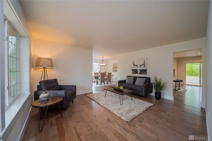 Property Photo: 13612 Broadway Ave WA 98296