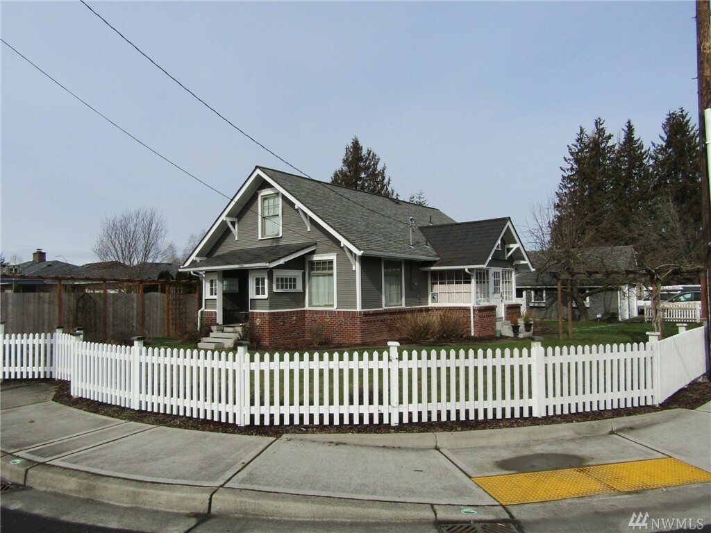 Property Photo:  15519 Mead McCumber Rd E  WA 98390 