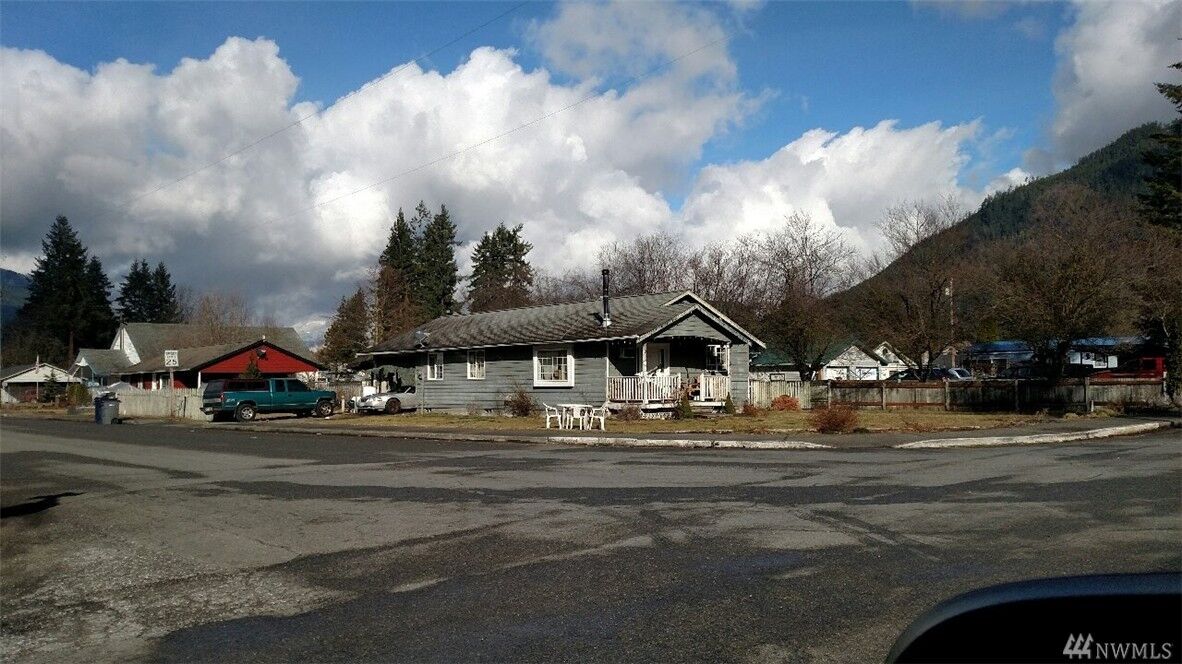 Property Photo:  1194 Darrington St  WA 98241 