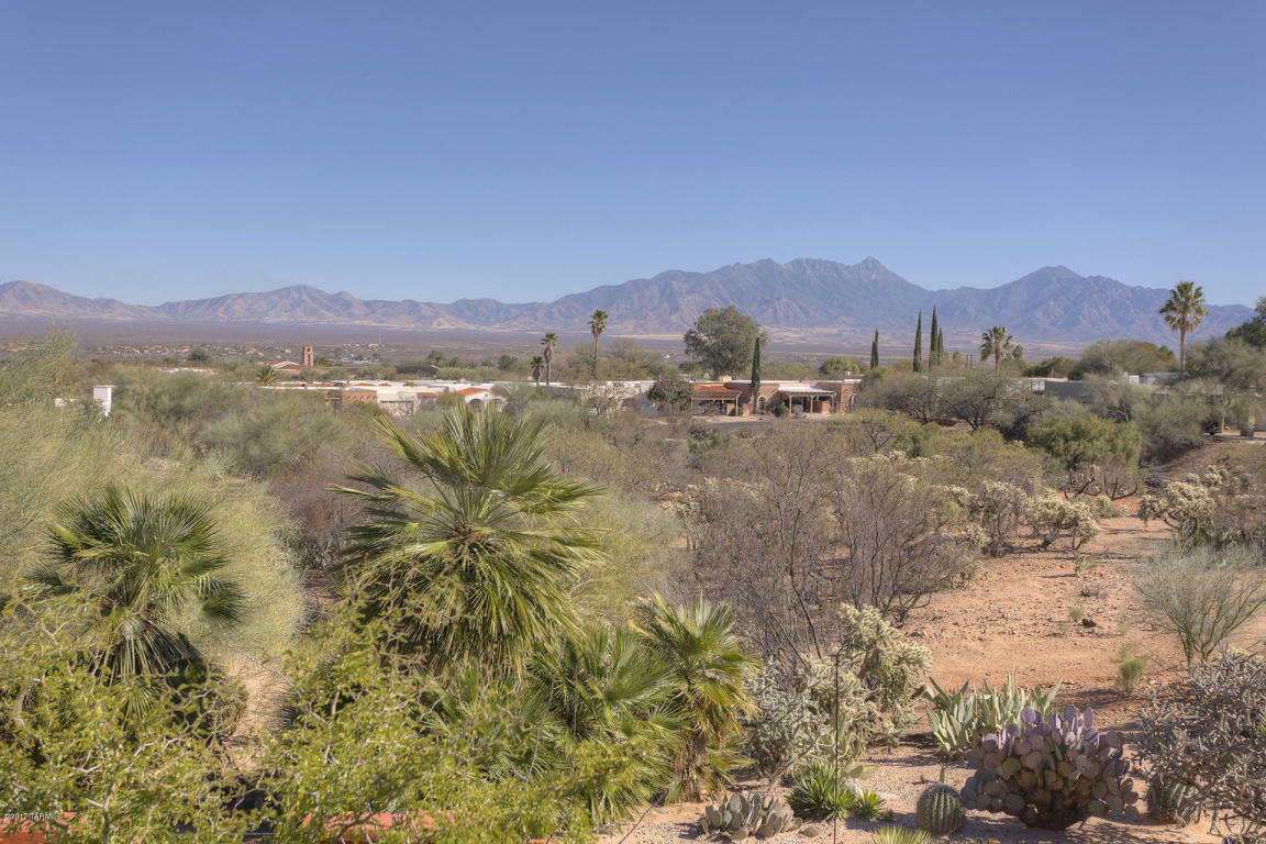 Property Photo:  561 S Paseo La Ruida Circle  AZ 85614 