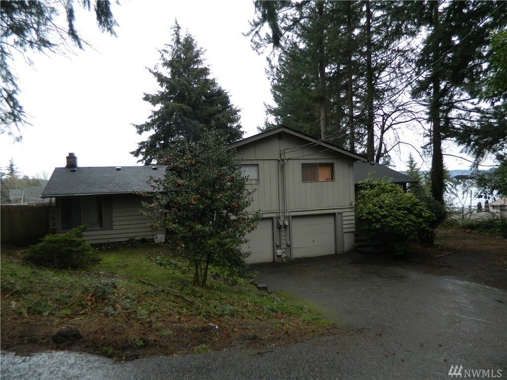 Property Photo:  2421 2423  Point View Place NW  WA 98335 
