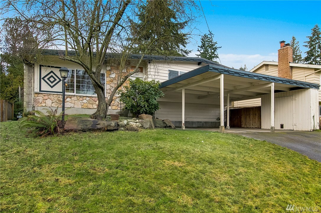 Property Photo:  17817 Wayne Ave N  WA 98133 