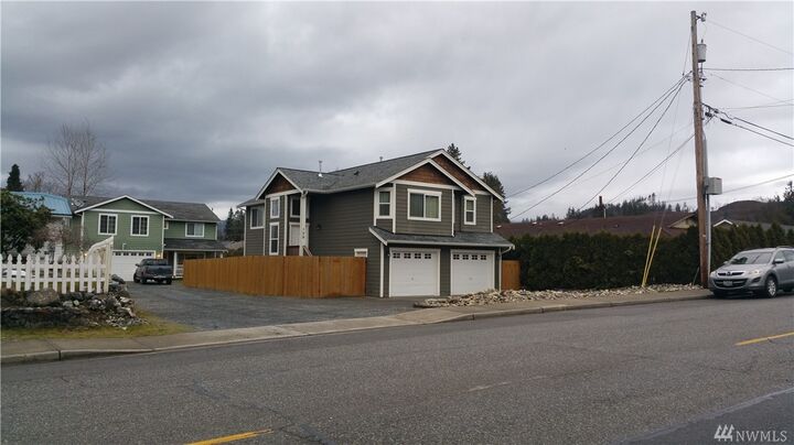 109 E Pioneer St  Granite Falls WA 98252 photo