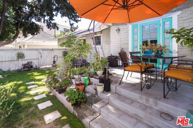 Property Photo: 4867 Bellflower Ave CA 91601