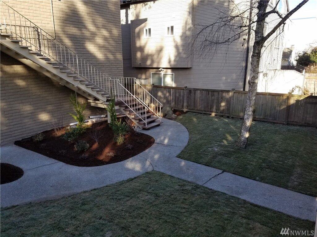 Property Photo:  10317 Midvale Ave N  WA 98133 