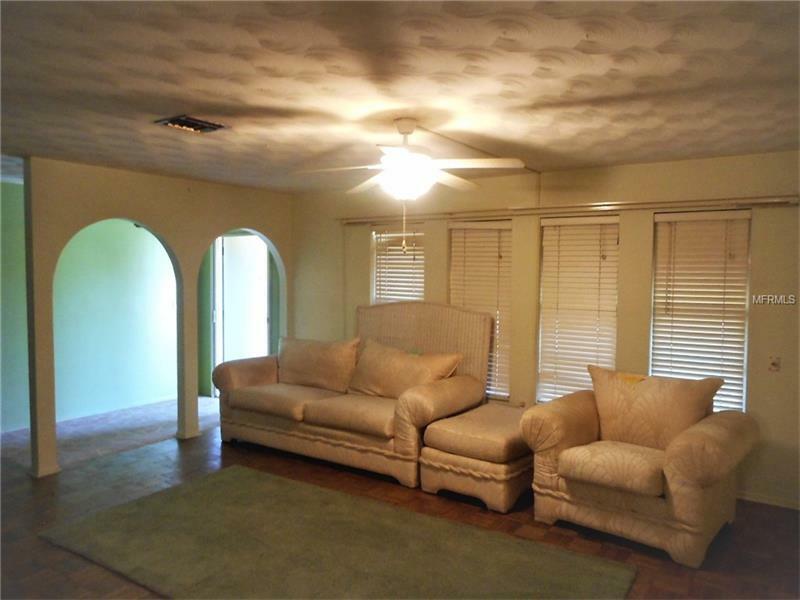 Property Photo:  1337 Yorkshire Street  FL 33952 