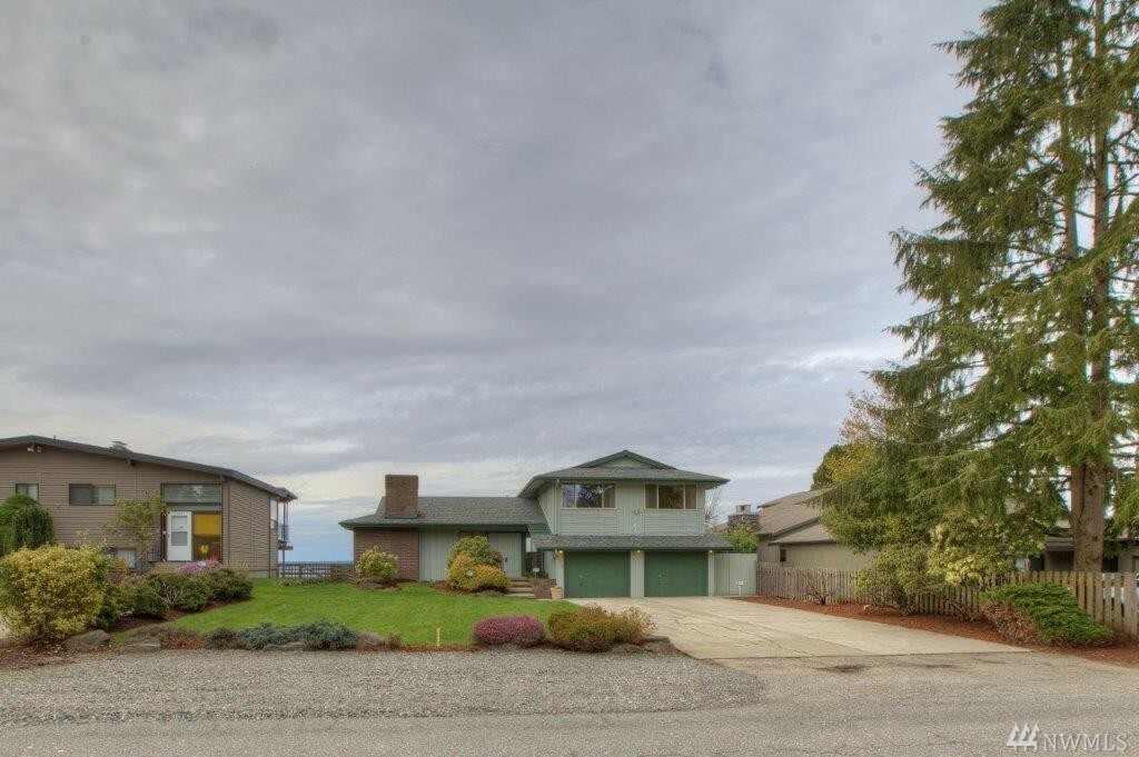 Property Photo:  13025 Shorewood Dr SW  WA 98146 