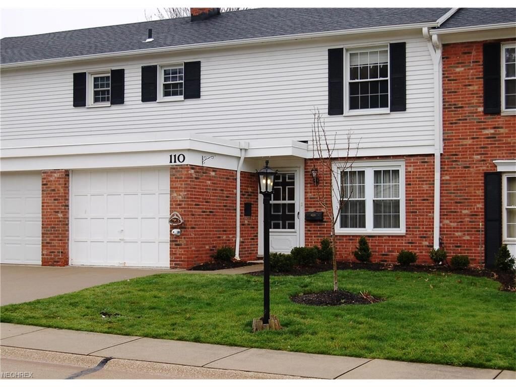 Property Photo:  110 Gaslight Lane 110G  OH 44124