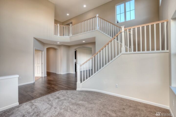 Property Photo:  324 Ashbury Ct NW  WA 98110 