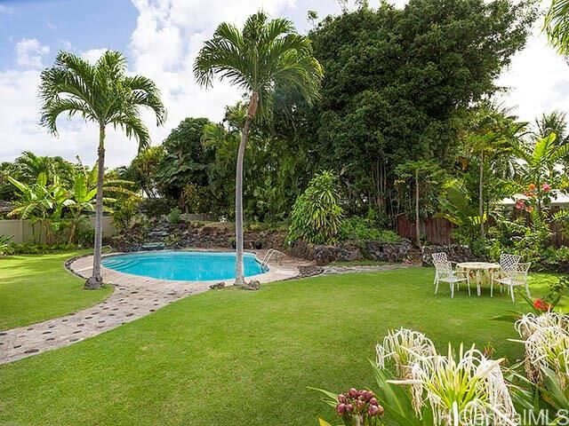 Property Photo:  185 Kuuhale Street  HI 96734 