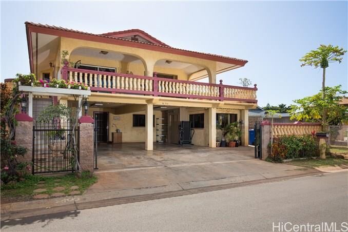 Property Photo:  