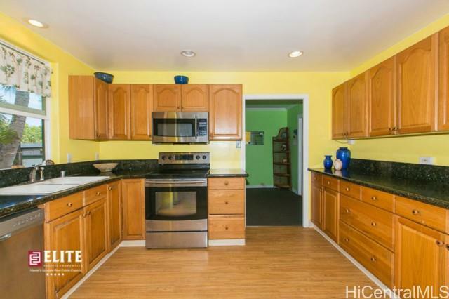 Property Photo:  361 Hualani Street C  HI 96734 