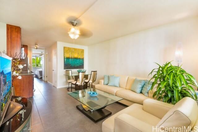 Property Photo:  425 Ena Road 802A  HI 96815 