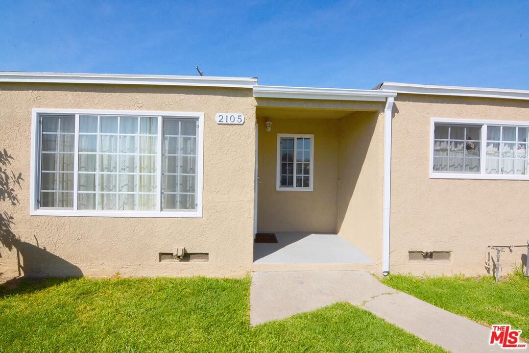 Property Photo: 2105 N Keene Ave CA 90059