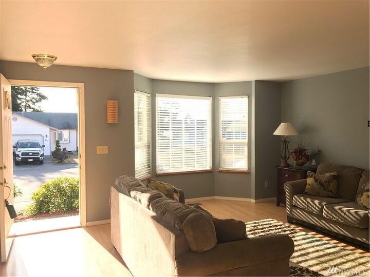 Property Photo:  928 NW Quarterdeck Lp  WA 98277 