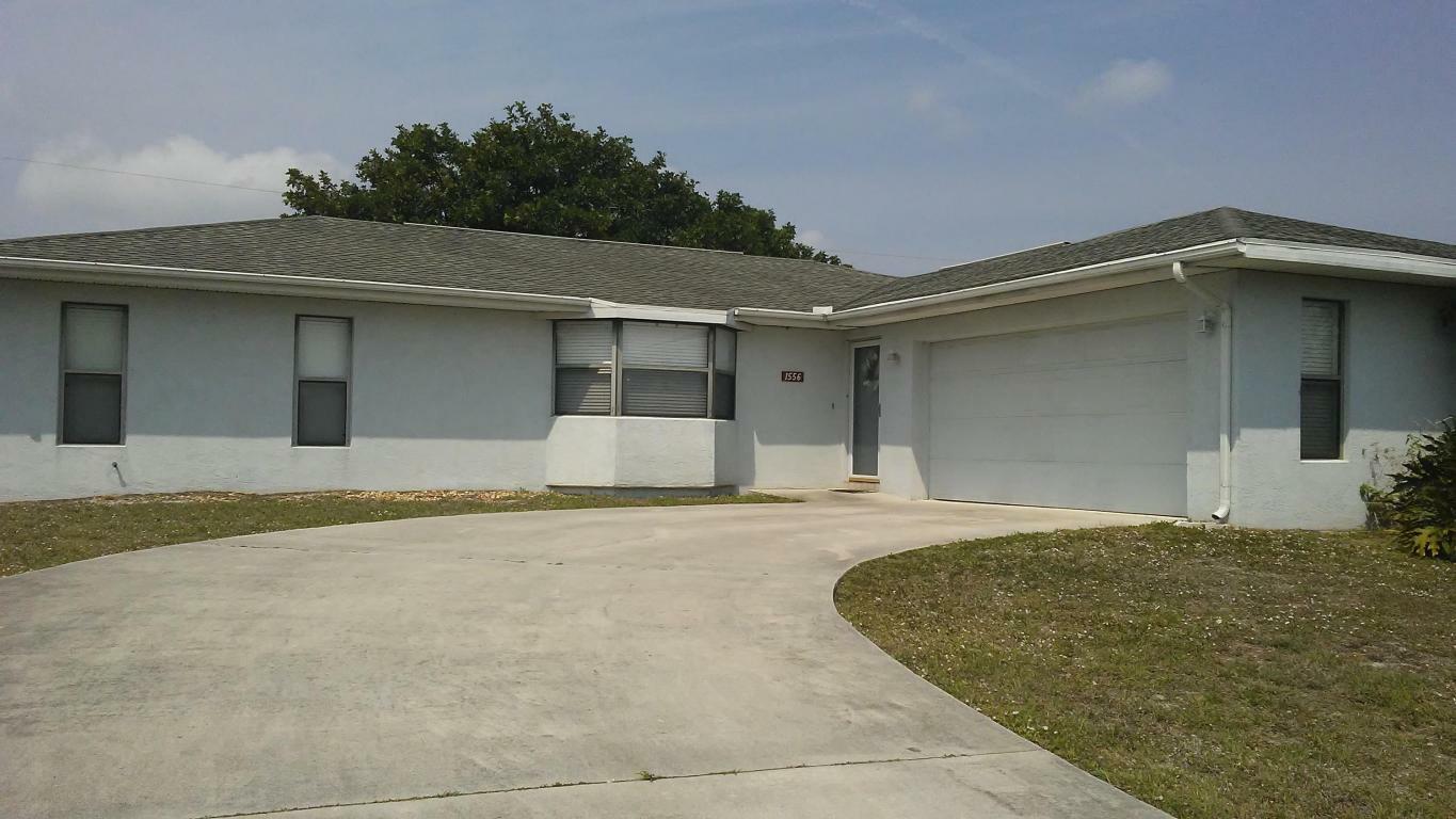 Property Photo:  1556 SE Crowberry Drive  FL 34953 