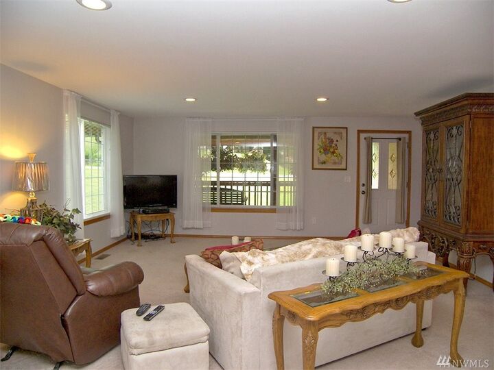 Property Photo:  528 E Alder Dr  WA 98284 