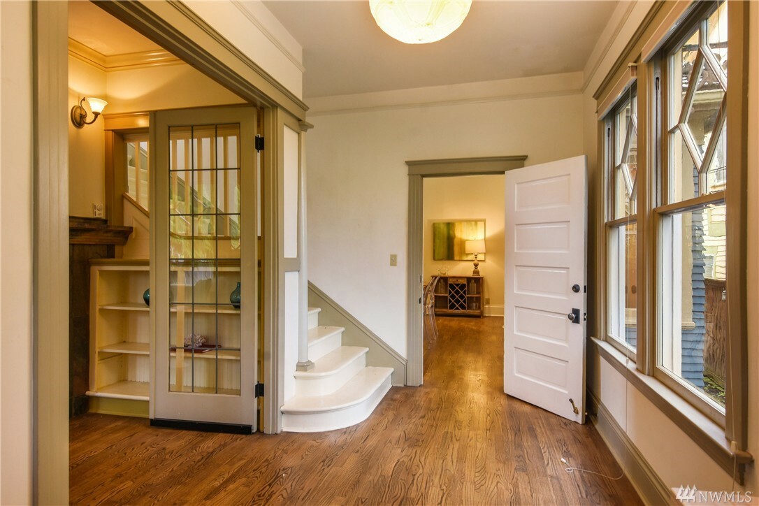 Property Photo: 1415 E Marion St WA 98122
