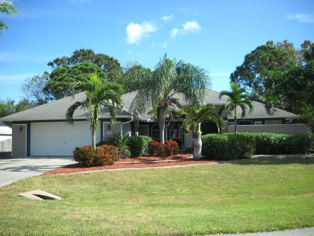 Property Photo: 350 River Island Street FL 32953