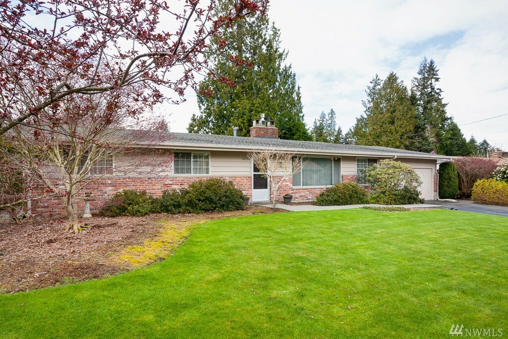 Property Photo:  18526 83rd Ave W  WA 98026 