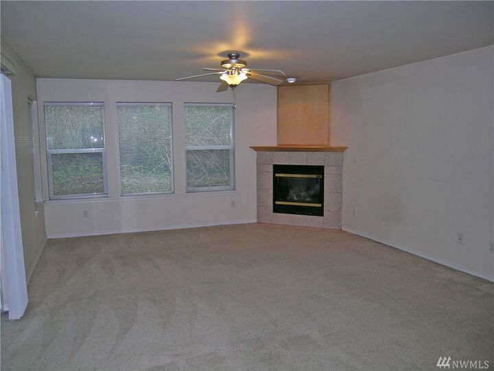 Property Photo:  909 Orchid Place 101  WA 98226 