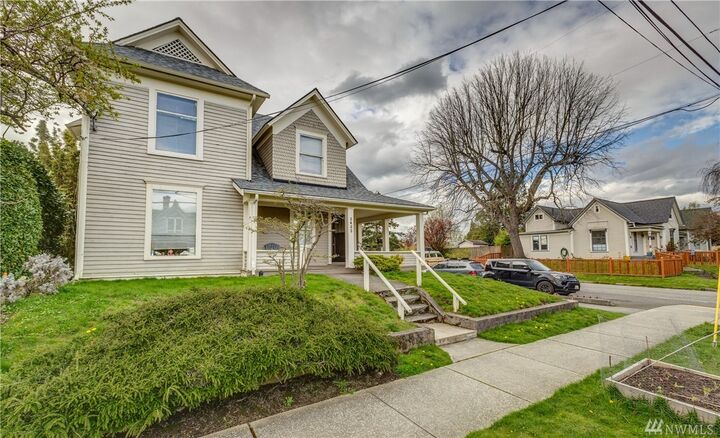 Property Photo: 2423 H Street WA 98225