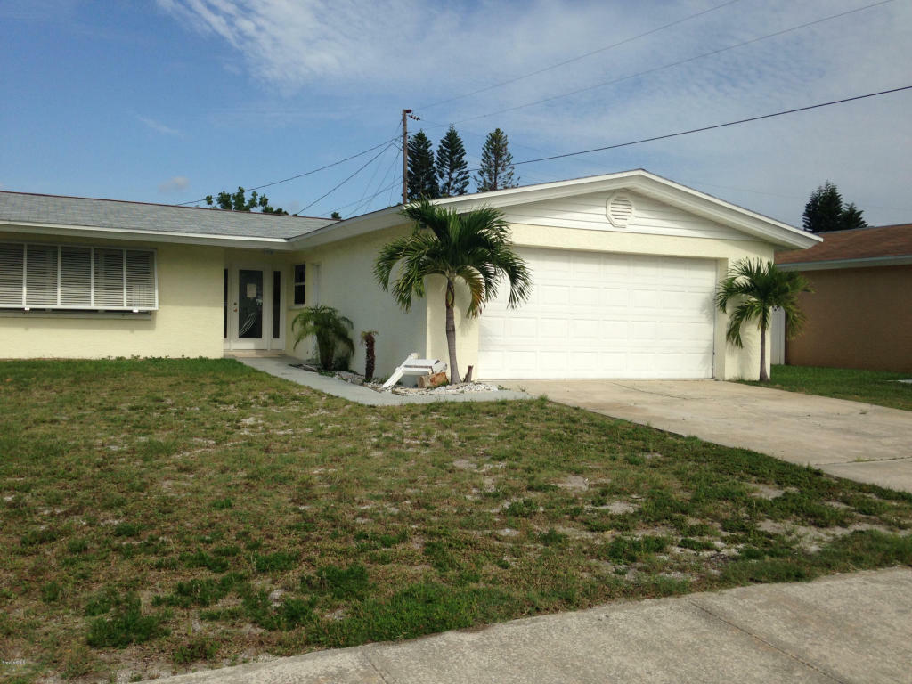 Property Photo:  1945 W Phillips Court  FL 32952 